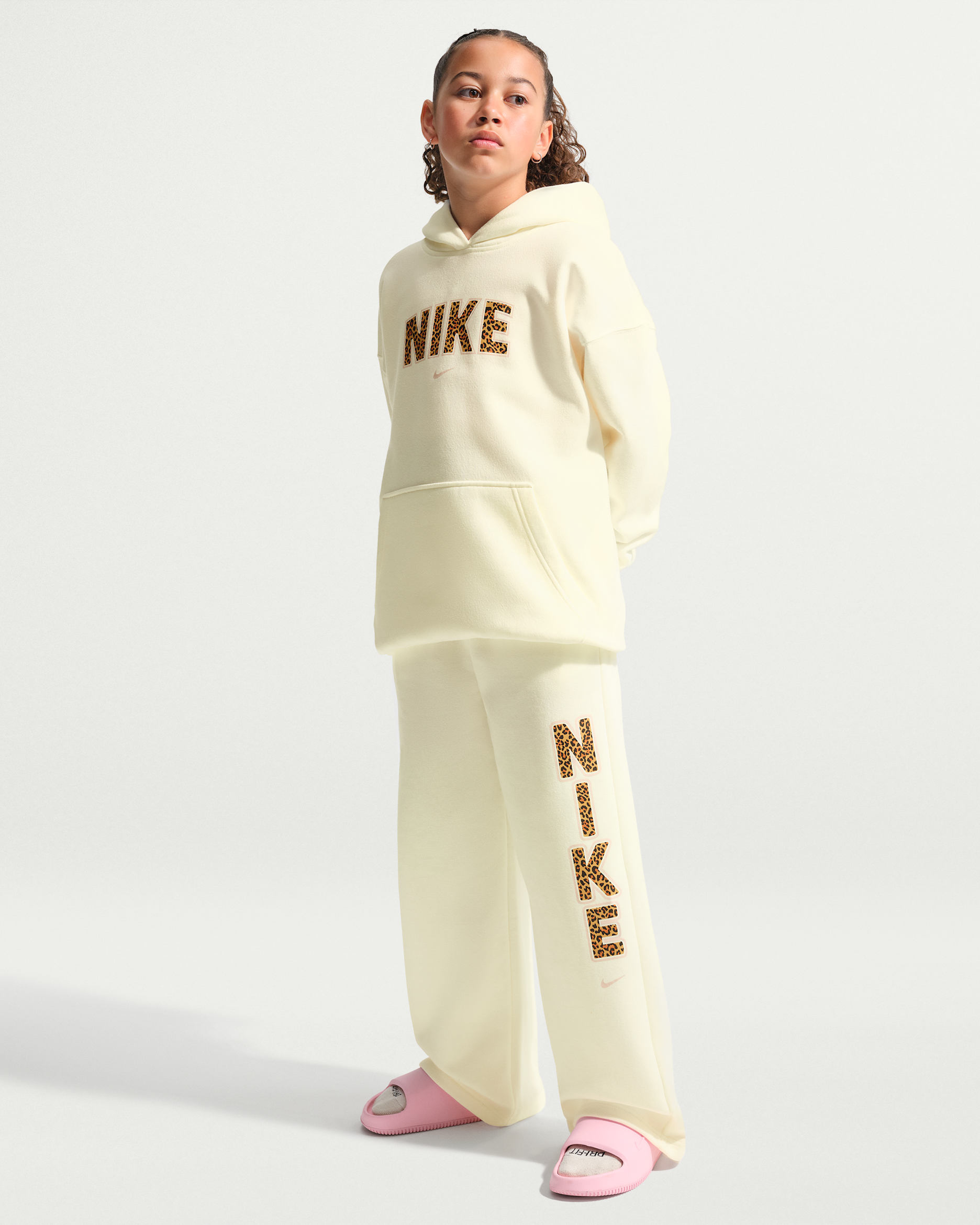 Nike クリーム色 オーバーオール Nike Sportswear Studio Big Kids' (Girls') Fleece Open-Hem Pants